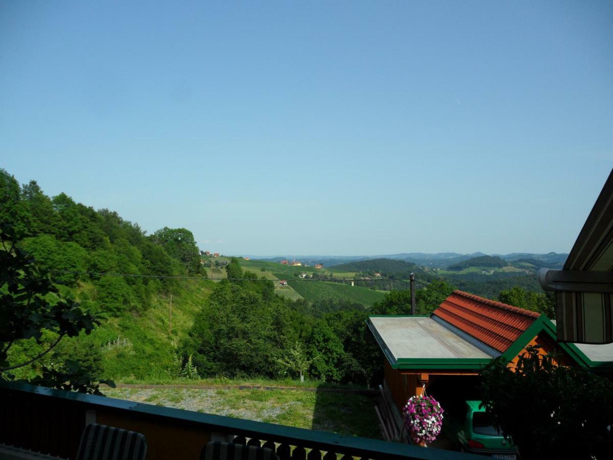 Bed and Breakfast Weingut Stoff Китцекк-им-Заузаль Экстерьер фото